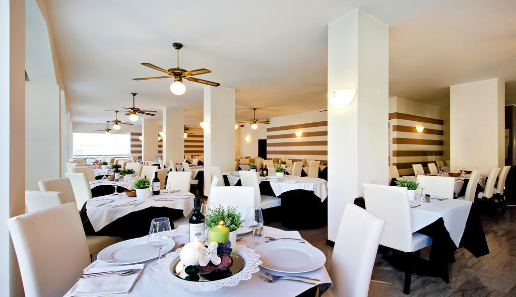 Hotel Esplanade Rimini Dış mekan fotoğraf