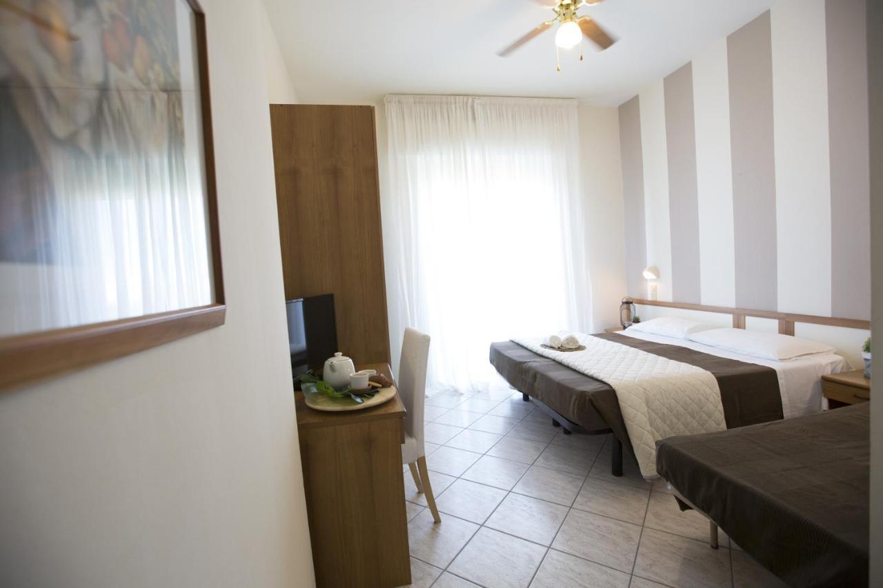 Hotel Esplanade Rimini Dış mekan fotoğraf